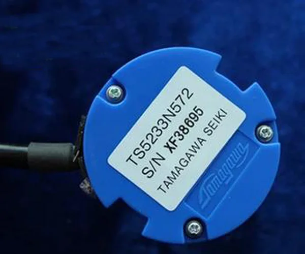 

Новый и оригинальный поворотный датчик TS5233N572 TAMAGAWA OIH48-6000P16-L6-5V