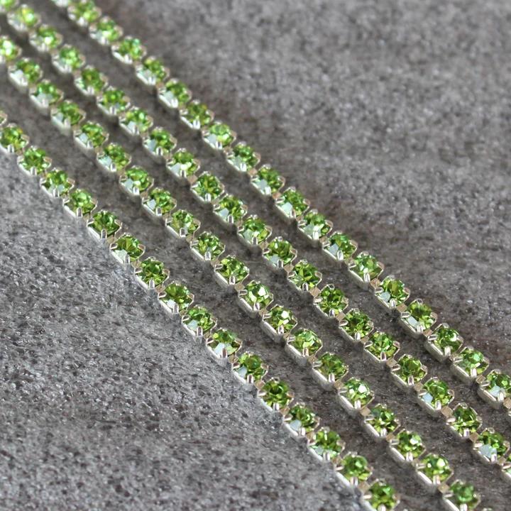 

Shiny rhinestones chain 10yard/lot ss12 3.0mm density peridot Crystal Rhinestone cup Chain silver base chain ZlMzPe