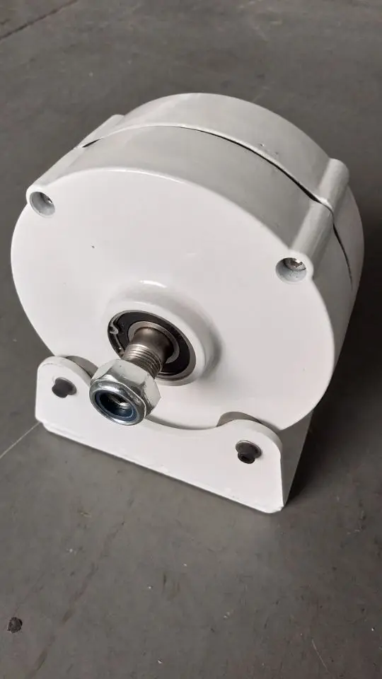 with bracket 300W 12V 24V постоянный магнит генератор переменного тока для вертикального или горизонтальный ветрогенератор - Цвет: with bracket