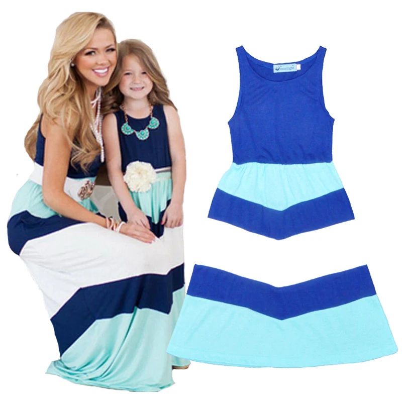 Новые платья для мамы и дочки семейные платье модного фасона с полосками якорем |