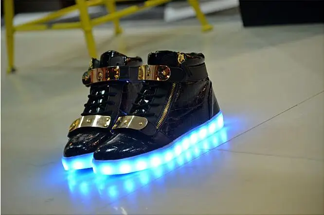 LED Seven Colors USB Charging Fluorescent Shoes Couple Korean high - top Leisure Sports Luminous | Обувь