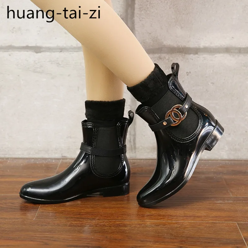 rain boots Новинка; резиновая обувь; женские резиновые сапоги для девочек; женские прогулочные водонепроницаемые сапоги из пвх; зимние женские резиновые сапоги Martin; размеры 36-41 - Цвет: rain boots