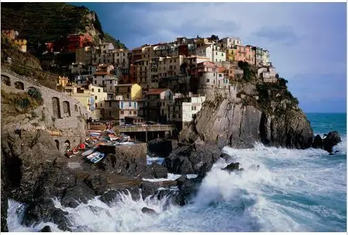 Манарола постер с Италией Потрясающие pic cliffside город волны лодки шелк плакат