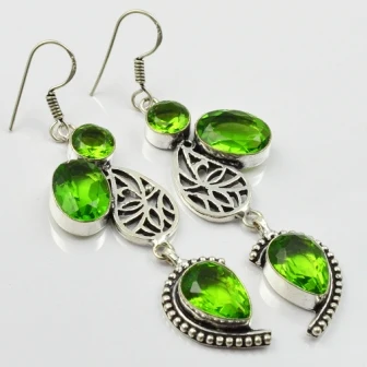 

Peridots, серебряное покрытие на медных сережках, 75 мм, E2057
