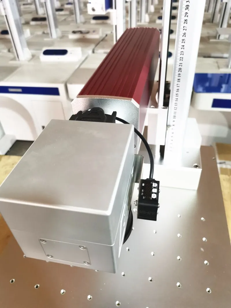 Бесплатная доставка Автоматическая Фокусировка Лазерная маркировочная машина 30