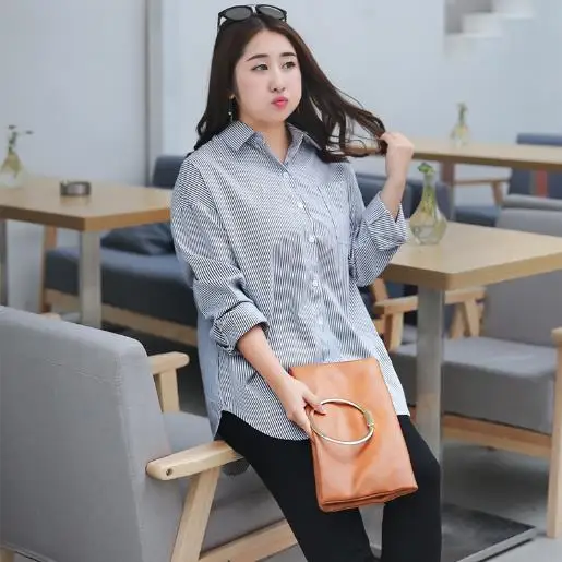 Женская блузка в полоску с длинным рукавом отложным воротником стиле ретро