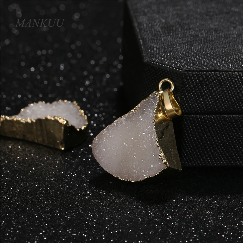 Подвеска в виде листа белого друга DP140 с золотым гальваническим покрытием для