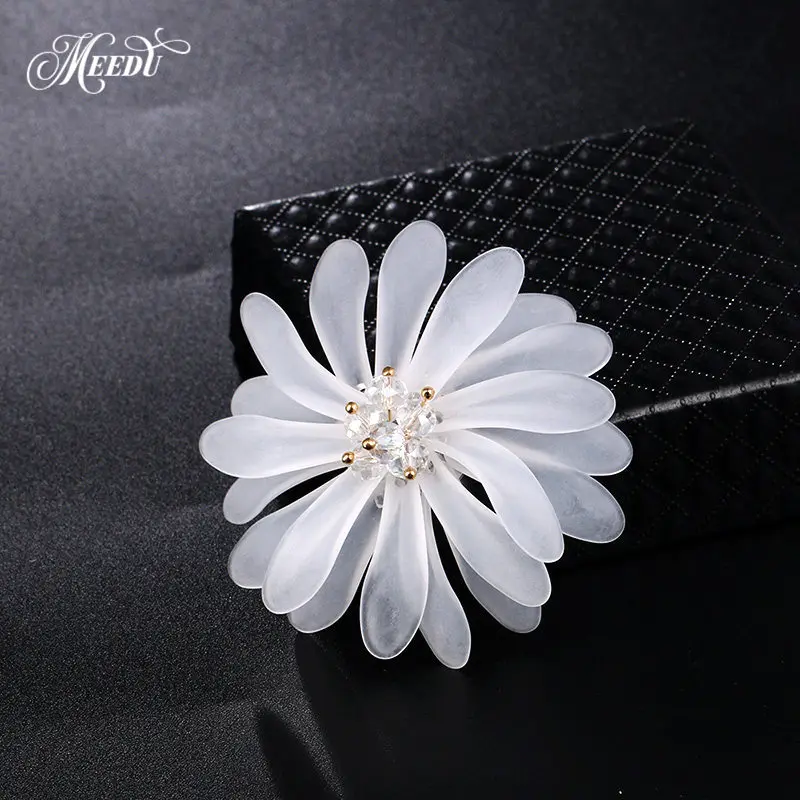 MIEG Brand Assorted Kinds of White Flower Plastic Brooch Pins For Suit Dress | Украшения и аксессуары