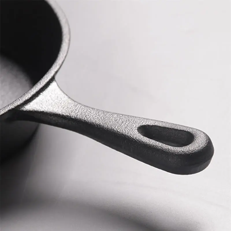 Чугунная сковорода с выемками антипригарная для жарки яиц блинчиков стейков