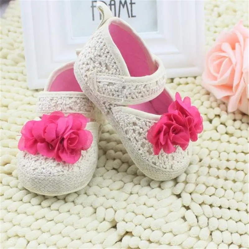 Новинка 2017 года модная кружевная обувь для маленьких девочек на мягкой подошве