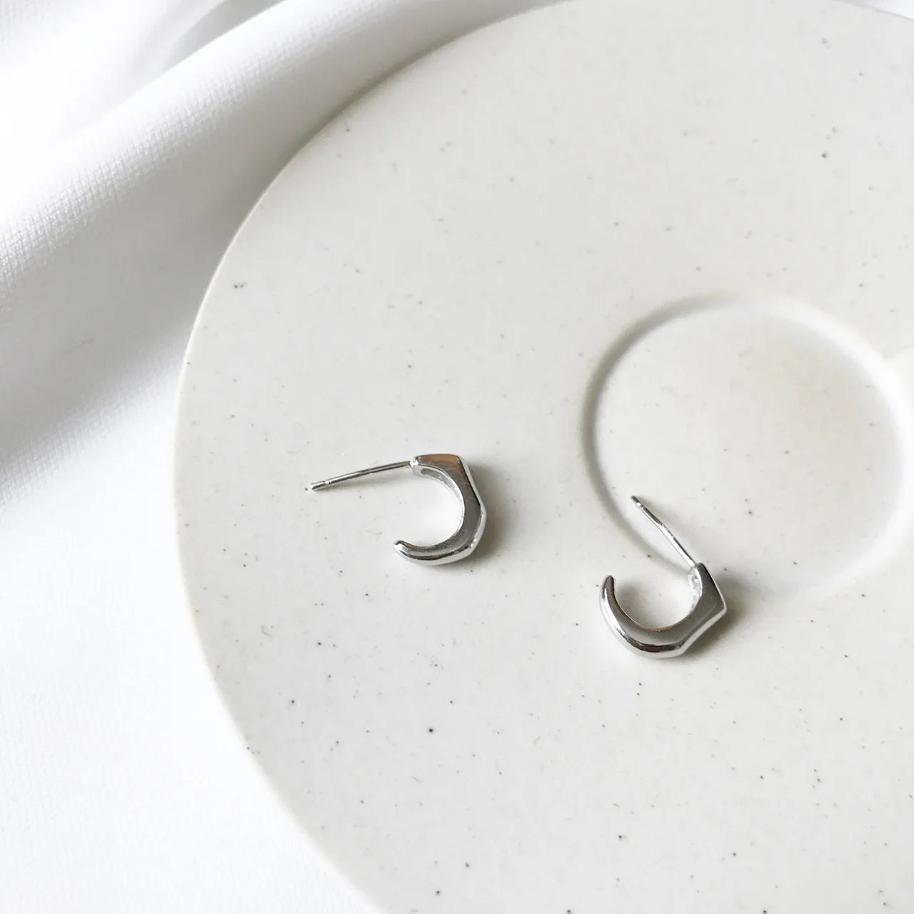 S925 Sterling Silver Irregular Geometric White Gold Ear Nails Hook Korean Earring for Women | Украшения и аксессуары