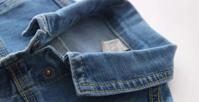 Новинка 2017 Модная Джинсовая куртка для маленьких девочек Верхняя одежда с