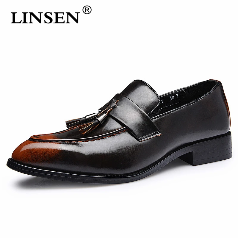 Мужские кожаные туфли с острым носком темно-синие повседневные в британском