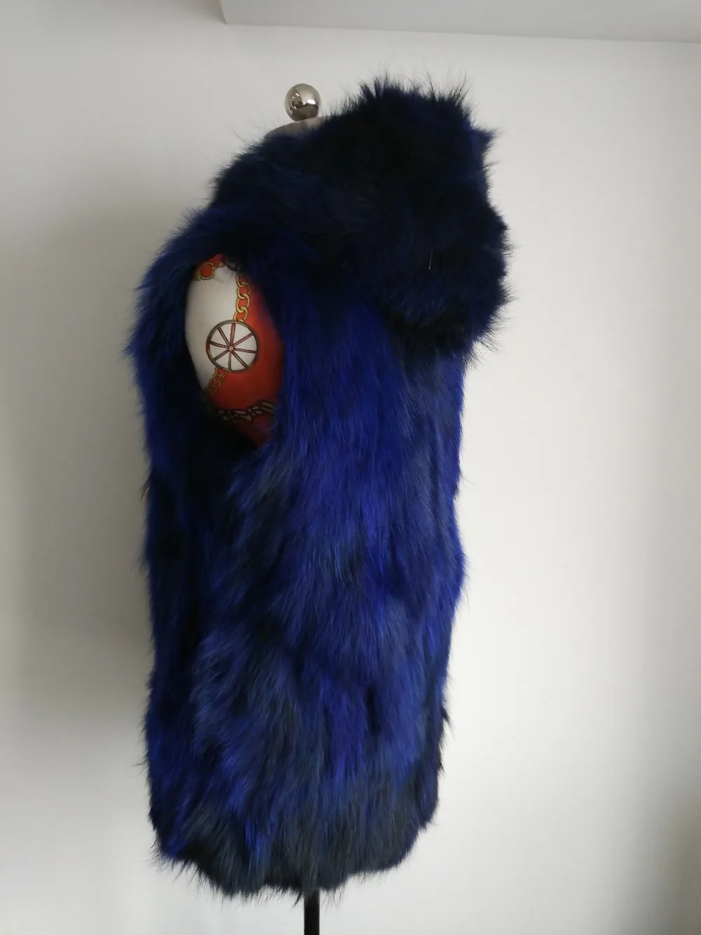 Новое поступление женский жилет с капюшоном и отделкой из натурального меха