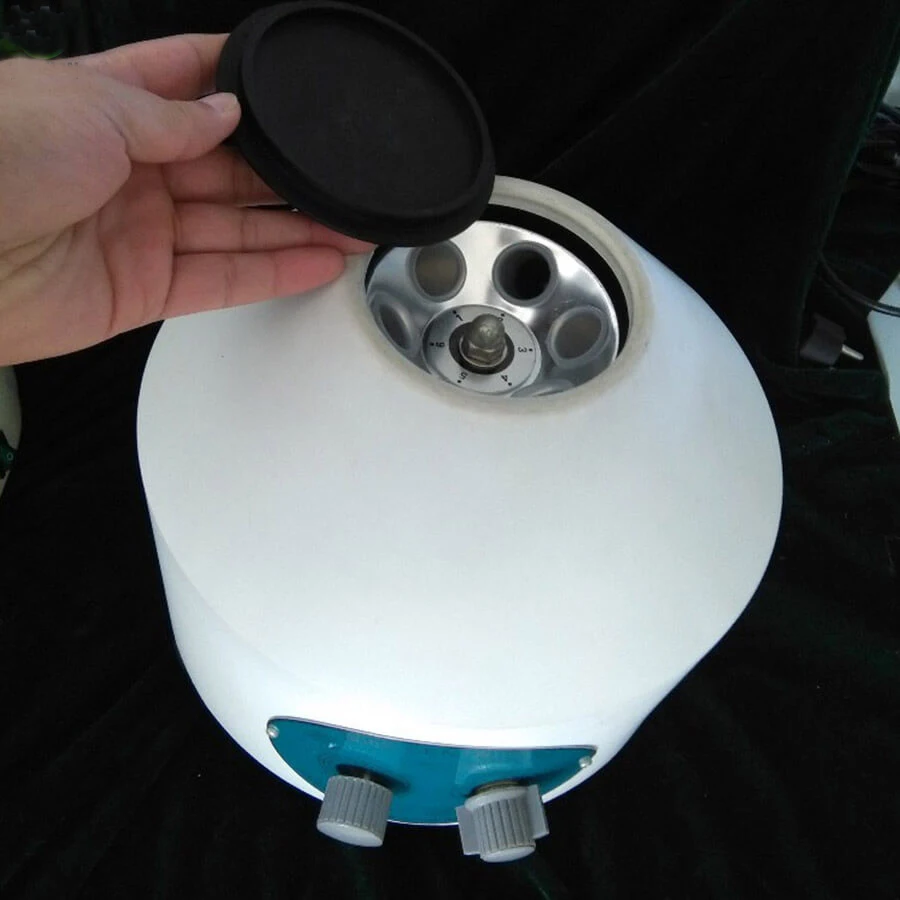 Настольная электрическая центрифуга для медицинской лаборатории штепсельная