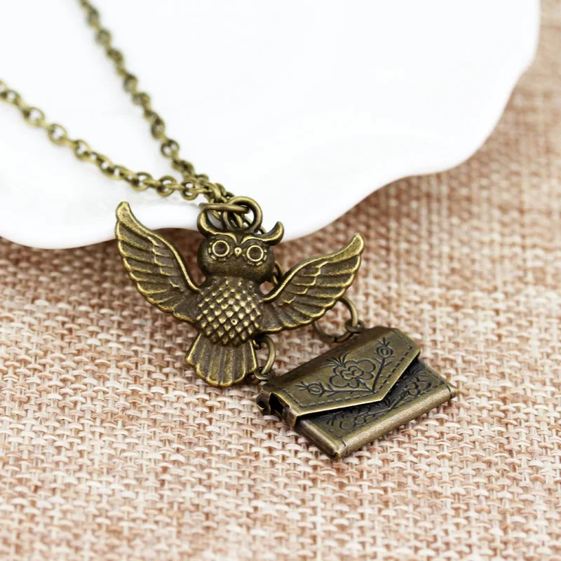 Фильм серии ювелирных изделий старинные Бронзовые Сова Подвеска пост для