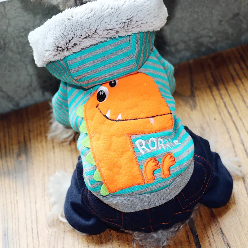 Полосатая одежда с милыми собаками и домашними животными зеленая меховая