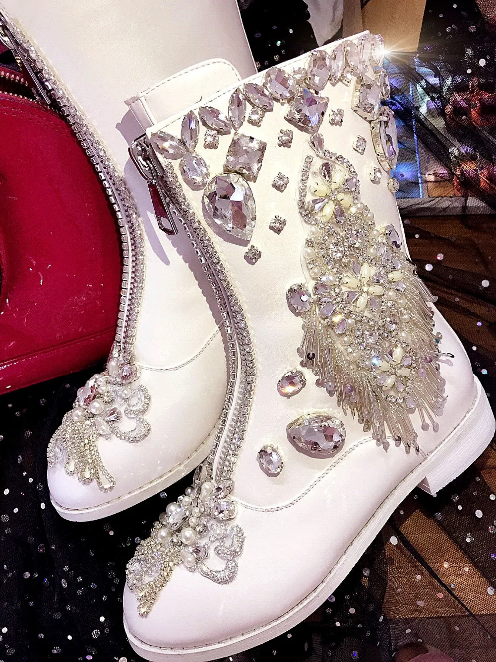 

Ladies Gem Rivers Fringed Chains Zippers Ankle Boots Sequin White Flat Leather Rubber High Top Shoes Boots Women Bottines Bottin