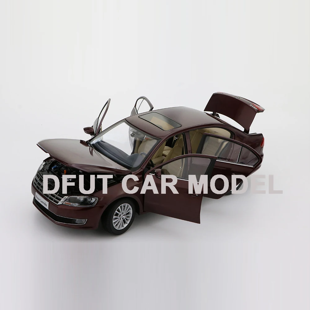 Diecasts1: 18 легированная игрушка для автомобиля LAVIDA модель детских игрушечных