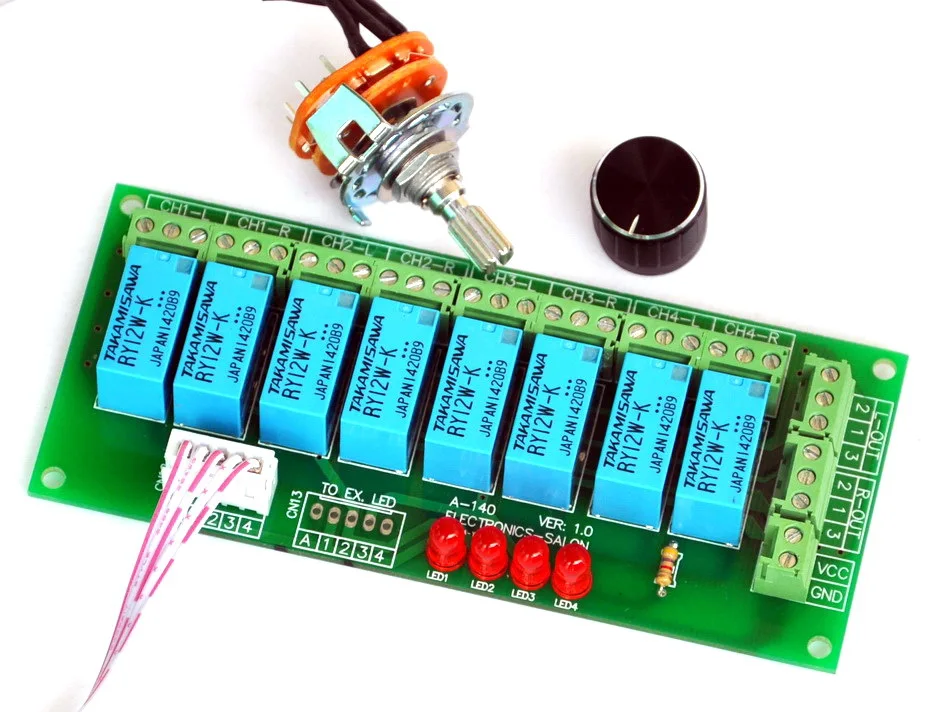 Электроника-салонный сбалансированный четырехстерео аудио сигнал входной
