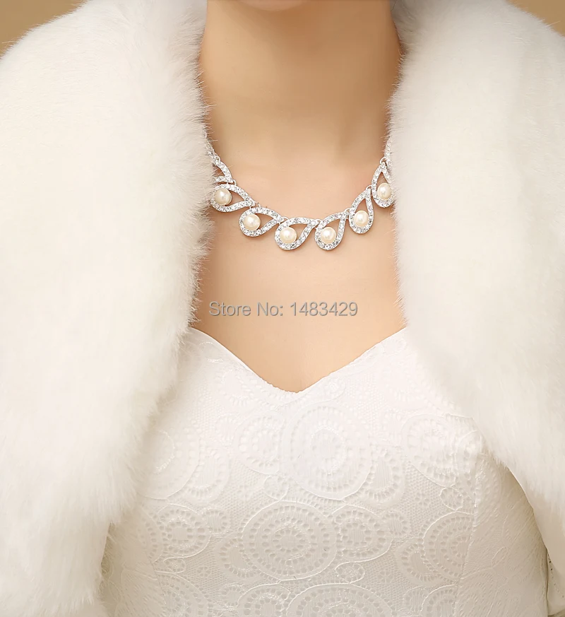 White Long Sleeve Faux Fur Winter Wedding Coat Bridal Wrap 2015 Cloak Cheap China Party Warm For Dresses Swing Thick |