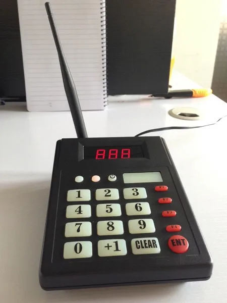 Guest Coaster Pager System Wireless Long Range Queue Call Equipment Including Keypad With Screen(1 display+2 transmitter keypad) |