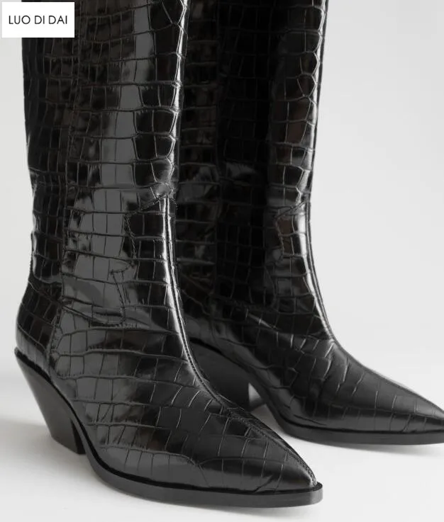 Женские полусапожки на блочном каблуке черные кожаные сапоги до середины икры с