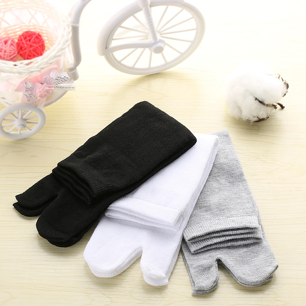 Hot Unisex Japanese Kimono Flip Flop Sandal Split Two Toe Tabi Ninja Geta Socks Men Women Cotton Socks 1 Pair