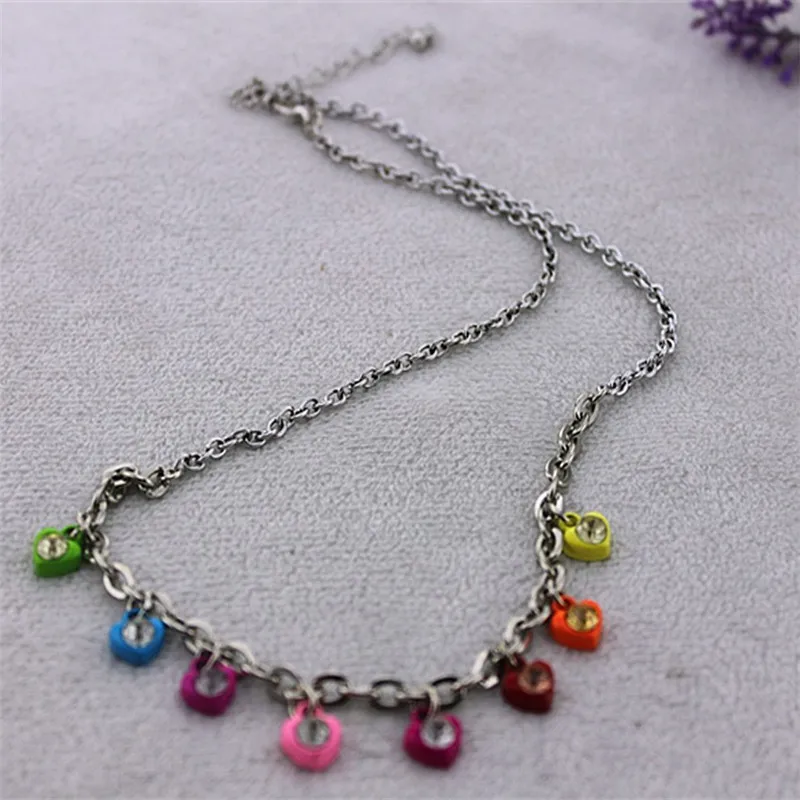 2015 Бесплатная доставка Модный Цветной кулон в форме сердца короткое ожерелье из