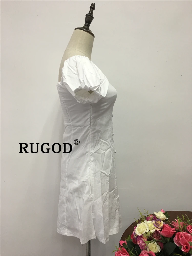RUGOD корейское шикарное Белое Мини женское платье элегантный тонкий с открытыми плечами однобортные женские платья vestidos летние платья