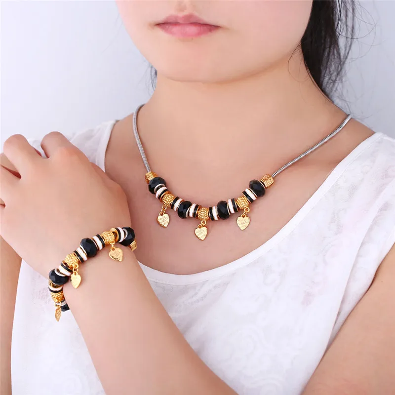 Комплект из колье и браслета золотистого цвета с подвеской в виде сердца|necklace
