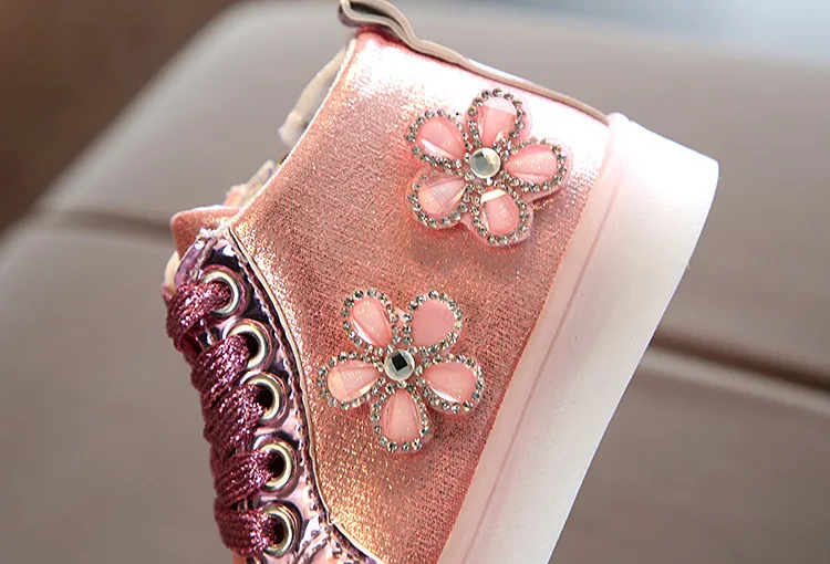 Four Seasons hot 2019 new children's light shoes flower lace girl bright shiny student princess casual kids sneakers | Детская