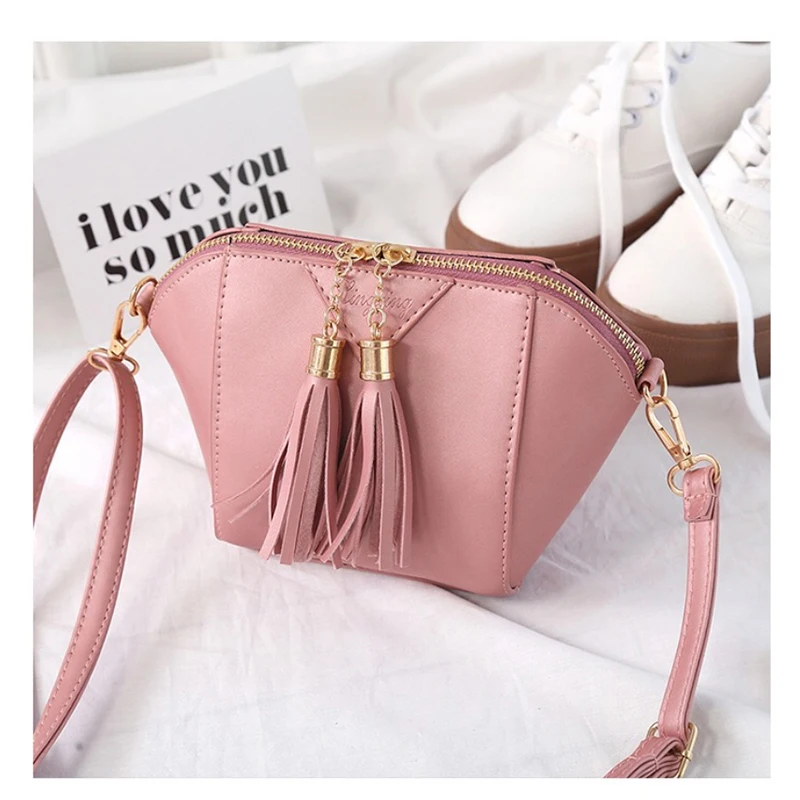 Женская сумка мессенджер M R. L кожаная на плечо с кисточками 2018|Сумки ручками| |