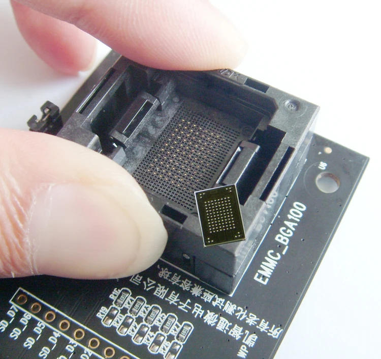 Разъем eMMC100 с USB-интерфейсом для тестирования BGA100 Nand flash Размер 12 х18 мм Шаг 1 0