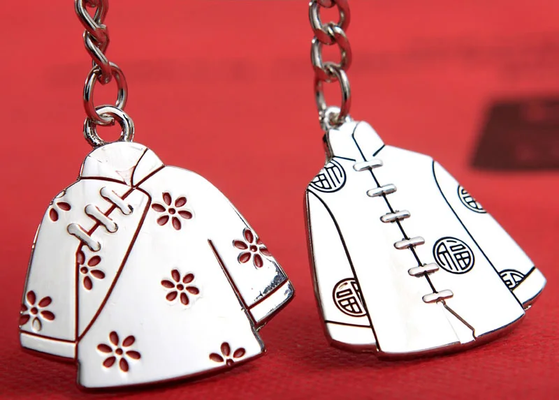 

Alloy chinese retro costume clothes keychain creative couple lovers key ring advertising wedding birthday gift keychain souvenir