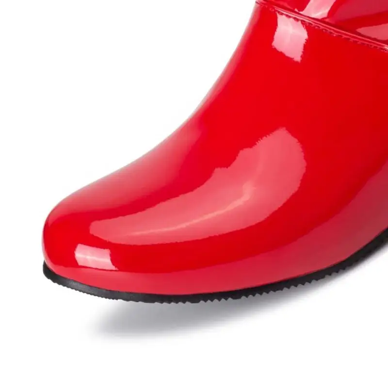 Женские лакированные ботинки ZALAVOR зимние полусапожки на плоской подошве с