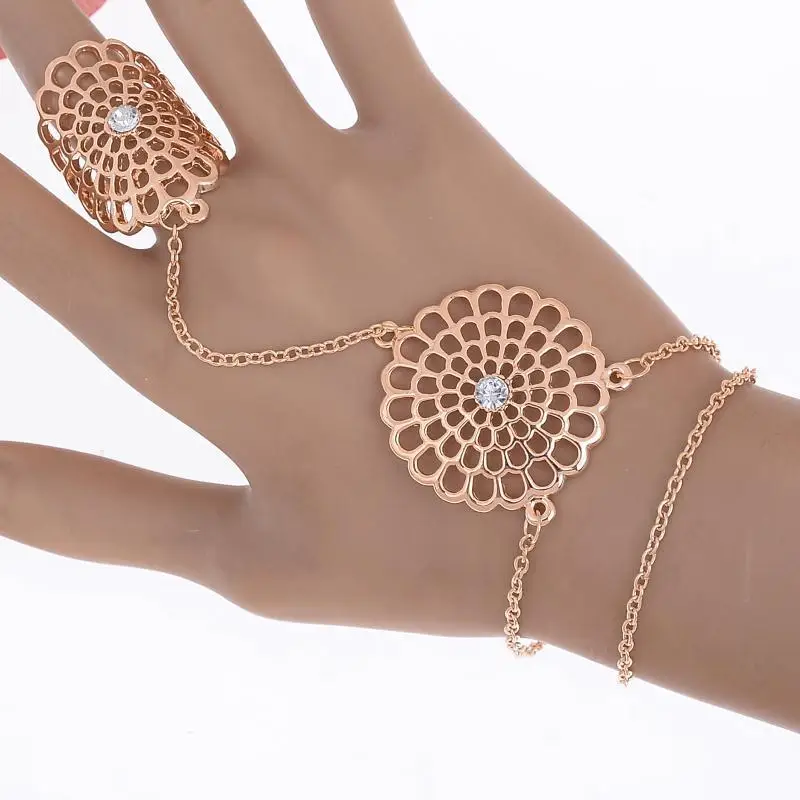 

Women Slave Bracelets Chain Link Interweave Finger Hand Harness Bracelet Hollow Flower Crystal Slave Bracelet Hand Chain