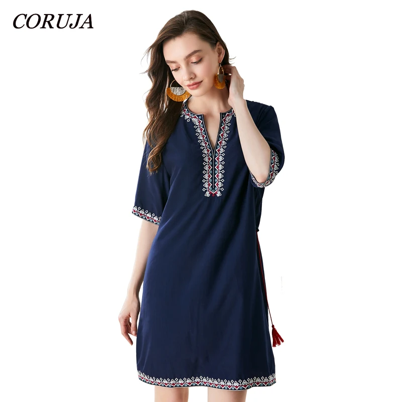 Модное женское платье миди с вышивкой воротником и подолом спереди v образным