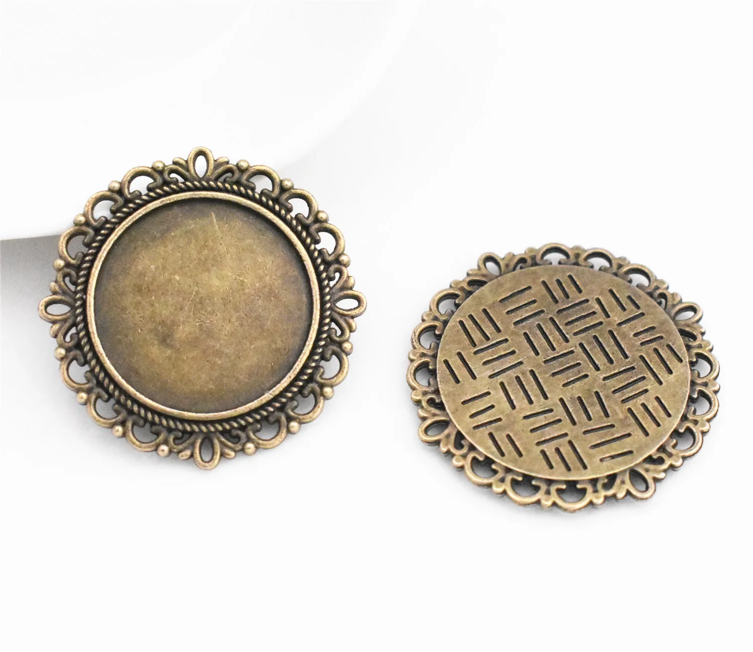 10 шт 20 мм Внутренний размер Античная бронзовая позолота простой стиль кабошон