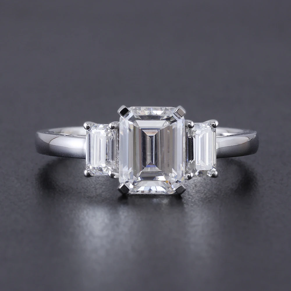 Кольцо для помолвки Transgems 18K 585 белое золото моиссанит центр 6X8mm F цвет изумруд 3