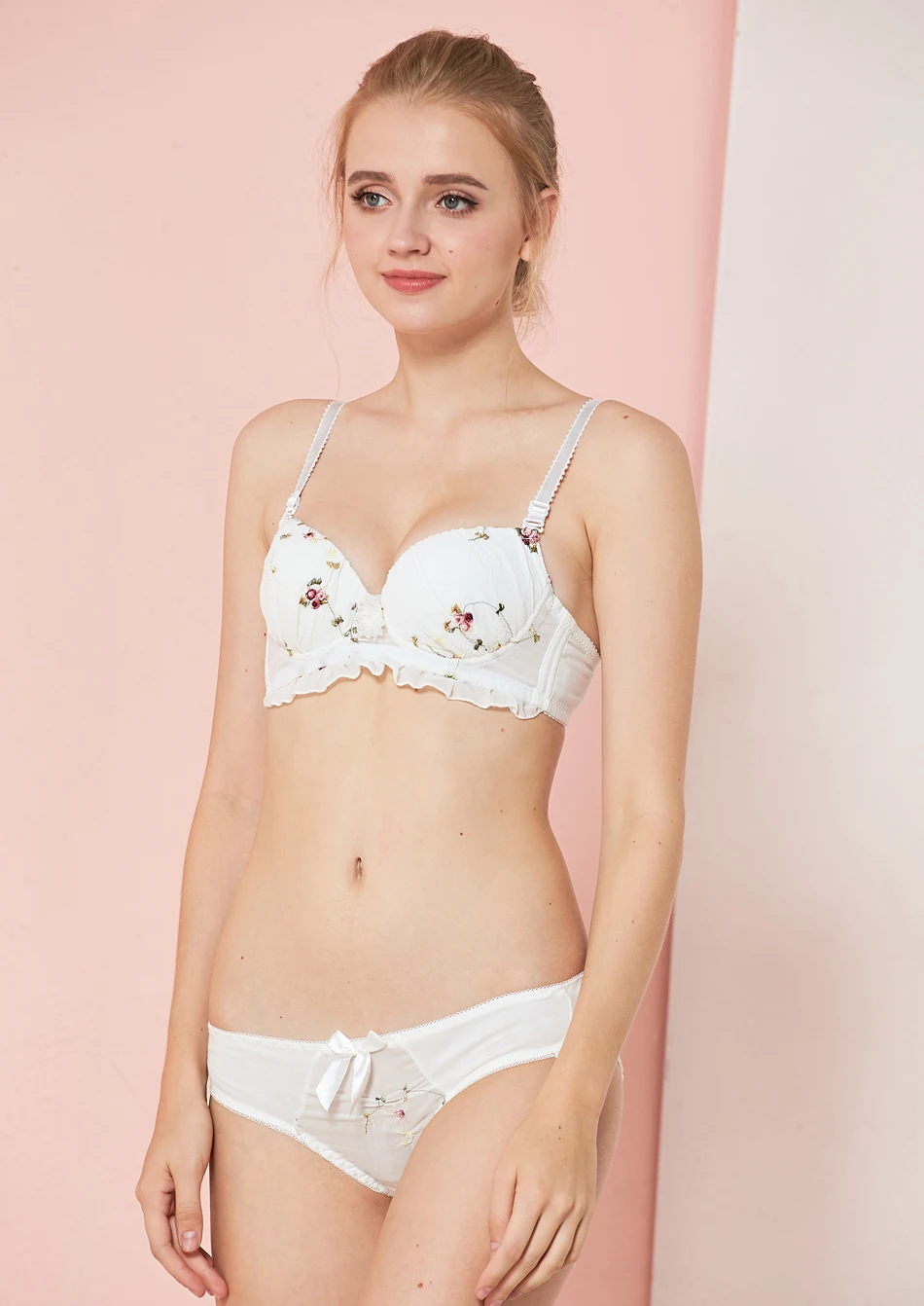 Ladychili Intimates Белый Симпатичные Лолита оборками Для женщин вышивка Флора вязаный крючком бюстгальтер женский соответствия бюстгальтер и трусики Комплект N334