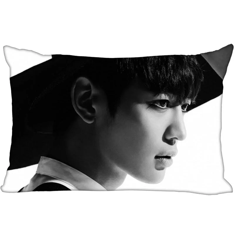 1 Горячая Корея-поп на заказ Choi SHINee Minho атласная наволочка 35x45 см(с одной стороны) печатная молния Шелковый пружинный чехол индивидуальный логотип Подарочный - Цвет: 1