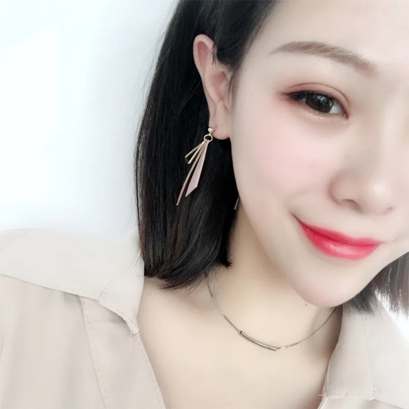 Просто полый Треугольники серьги для Для женщин элегантный сплав Модные