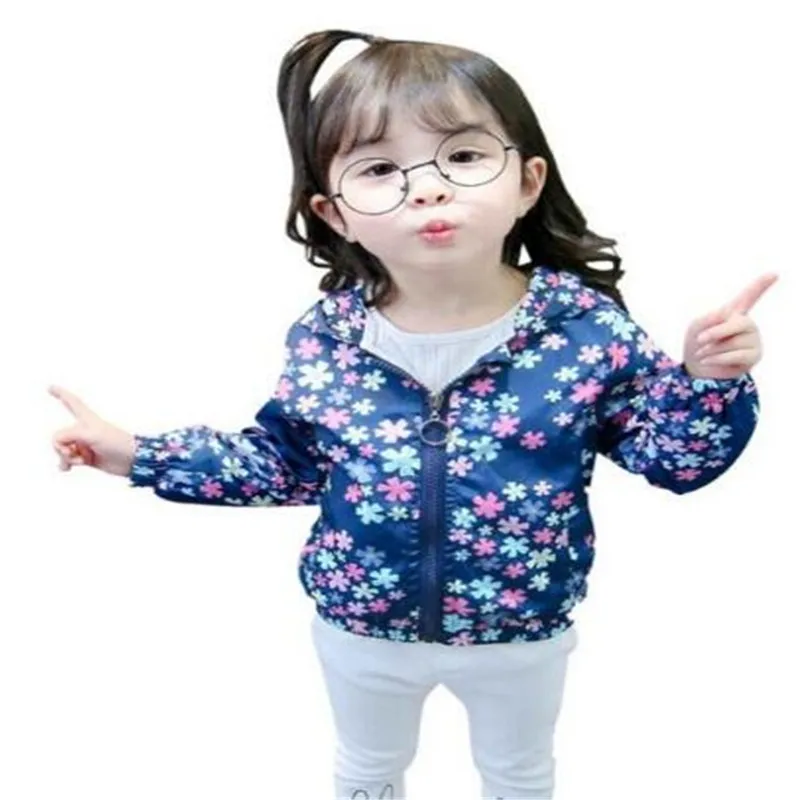 Модная тонкая куртка с цветочным рисунком для девочек сезон весна-лето пальто