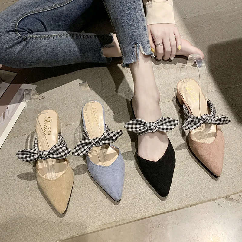 Шлепанцы женские с бантом бабочкой цветочные туфли закрытым носком на среднем