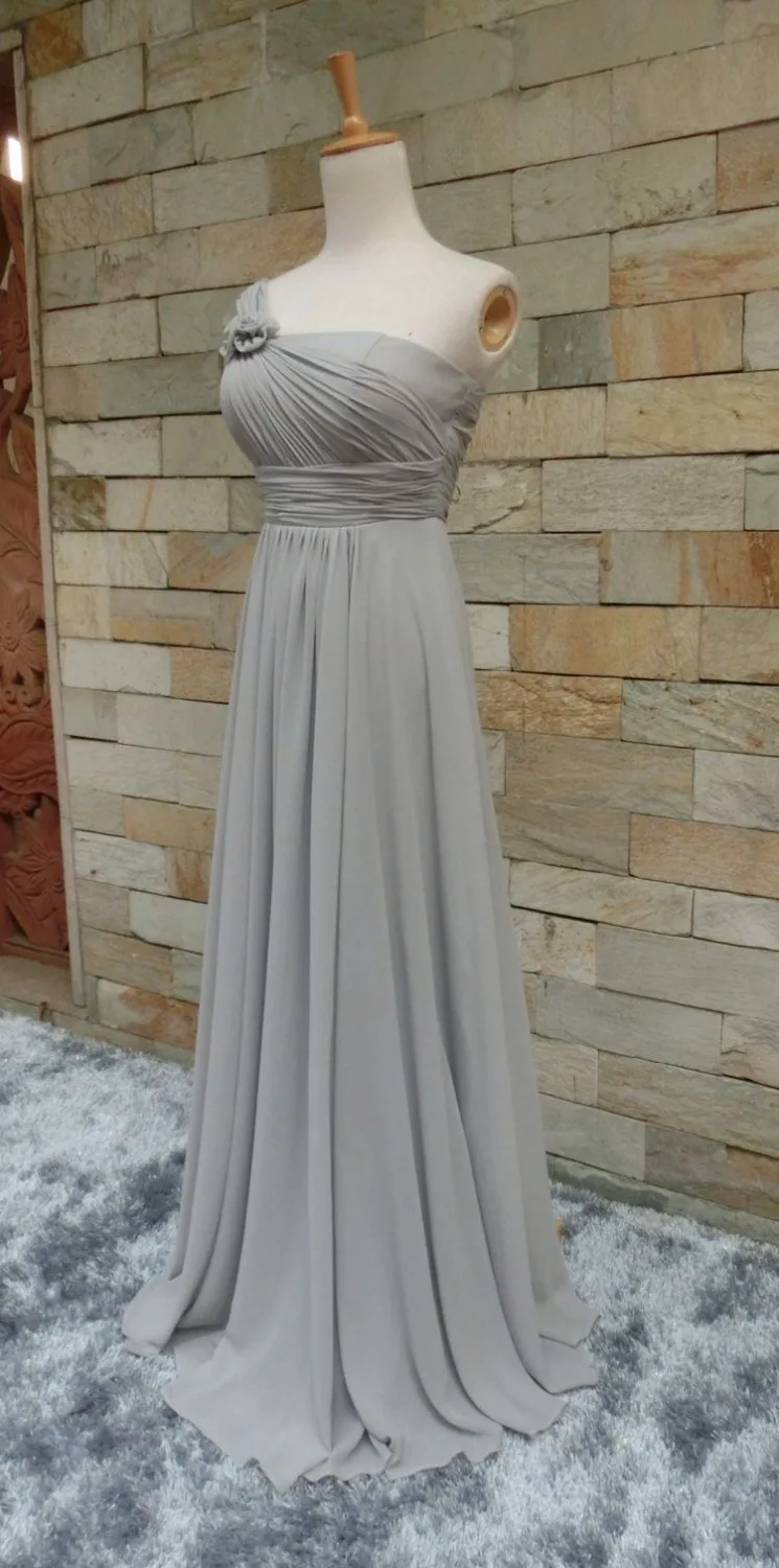 Платья для подружек невесты с открытыми плечами серые Серебристые набивные