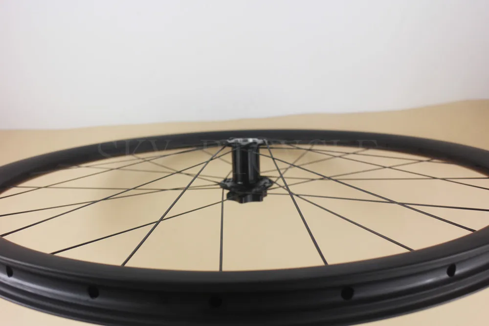 Колеса для горного велосипеда 29er 30x25 мм 74 Lefty XC комплект колес левостороннего 28/28h