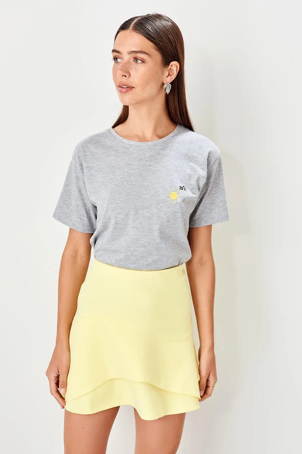 Trendyol серые вышитые Базовые Трикотажные футболки TWOSS19TS0073|Футболки| |