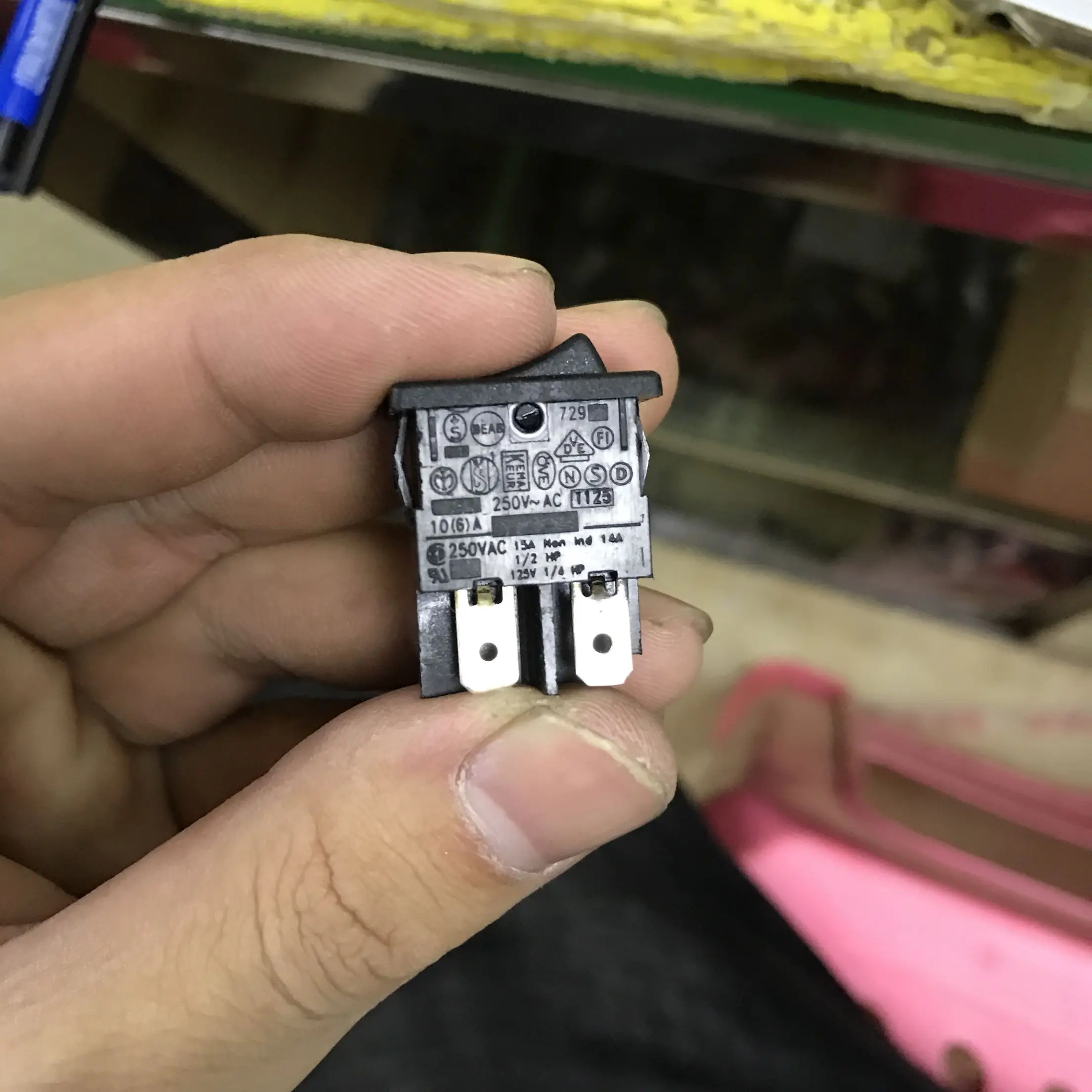 

100%, H8550VB 10A250VAC