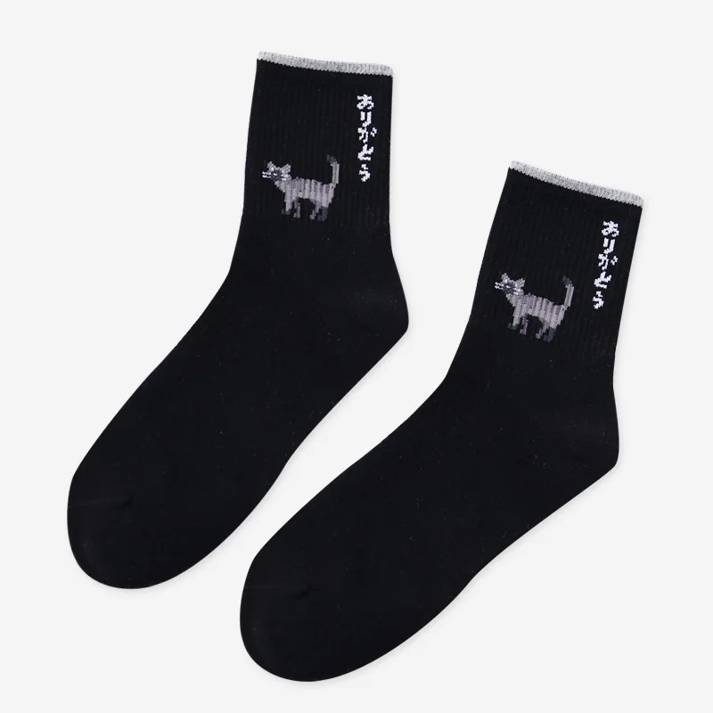 black Женские носки с рисунками животных, собаки и кошки, смешные короткие носки, одноцветные японские короткие носки с надписью Harajuku для женщин, хлопковые Студенческие Носки - Цвет: black